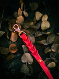 Bild in Galerie-Betrachter laden, Premium dog leash with a pink braided leather handle. Luxury dog accessories.